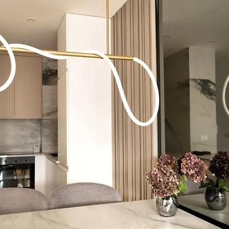 New&luxurious, Central&comfortable Apartment